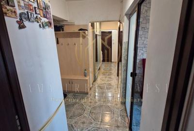 Apartament cu 3 camere decomandat în Berceni