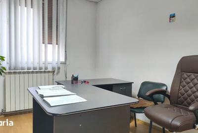 Spațiu comercial, de 30 mp, în Central - 12