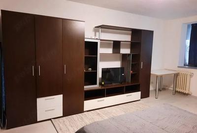 Garsonieră semidecomandată în Titan