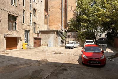 Apartament cu 4 camere decomandat, mobilat în P-ța Unirii - 1