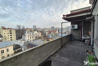 Apartament cu 3 camere semidecomandat în Calea Victoriei