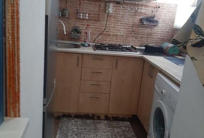 Apartament cu 3 camere semidecomandat în Central - 3