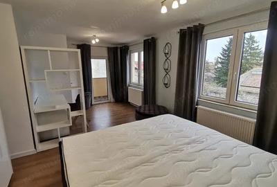 Casă cu 4 camere cu Teren 100 Mp în Semicentral - 2