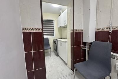 Garsonieră decomandată în Titan - 2