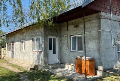 Casă cu 3 camere în Găești - 3