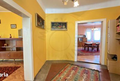 Casă cu 6 camere cu Canalizare în Central - 15
