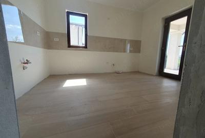 Casă cu 3 camere cu Teren 300 Mp în Exterior Vest