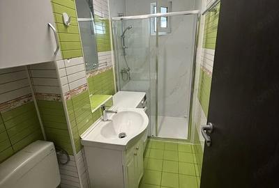 Garsonieră decomandată în Titan