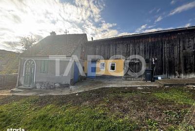 Casă cu 2 camere cu Teren 50 Mp în Loamneș - 1