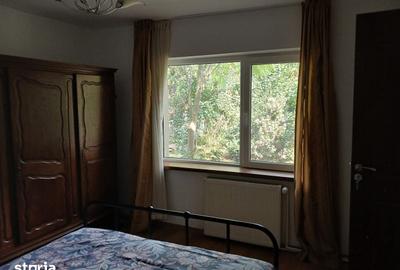 Casă cu 7 camere cu Teren 843 Mp în Central - 2