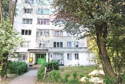 Apartament cu 2 camere decomandat în Cornișa