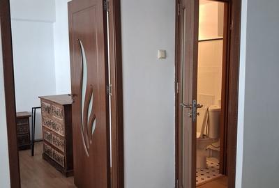Apartament cu 2 camere semidecomandat, mobilat în Cișmigiu