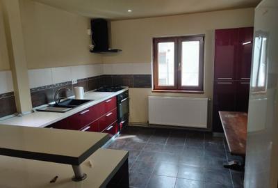 Apartament cu 3 camere decomandat în Micro 2 - 3