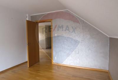 Casă cu 6 camere cu Teren 599 Mp în Bună Ziua - 30