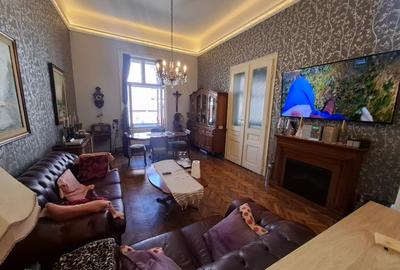 Apartament cu 3 camere semidecomandat în Central