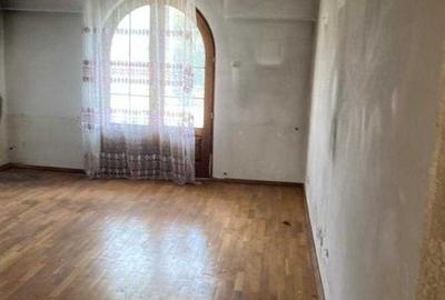 Casă cu 4 camere cu Teren 203 Mp în Costești - 4