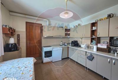 Casă cu 8 camere cu Teren 4534 Mp în Central - 5