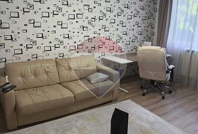 Apartament cu 3 camere decomandat, mobilat în Apărătorii Patriei