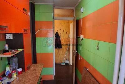 Apartament cu 3 camere semidecomandat în Berceni - 2