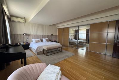 Casă cu 8 camere cu Teren 530 Mp în Pipera