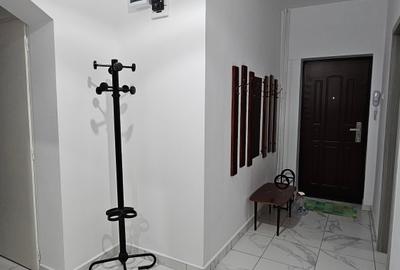 Apartament cu 2 camere decomandat, mobilat în Pajura