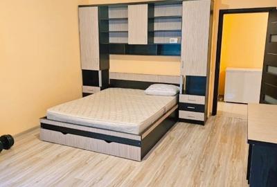 Garsonieră decomandată în Păcii
