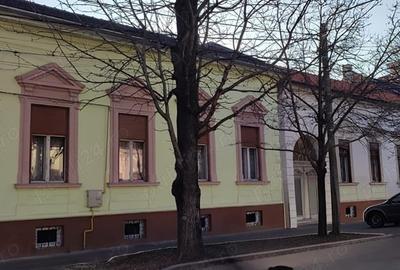 Casă cu 4 camere cu Teren 600 Mp în Intim - 1