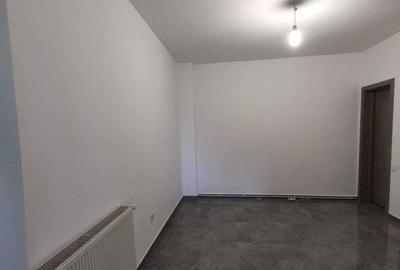 Casă cu 4 camere cu Teren 250 Mp în Central
