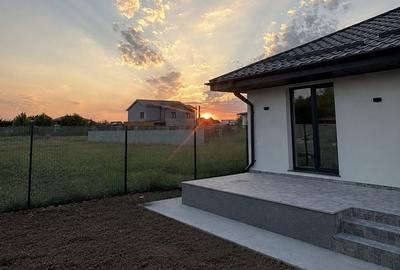 Casă cu 4 camere în Crevedia