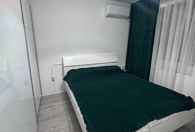 Apartament cu 3 camere decomandat în Titan