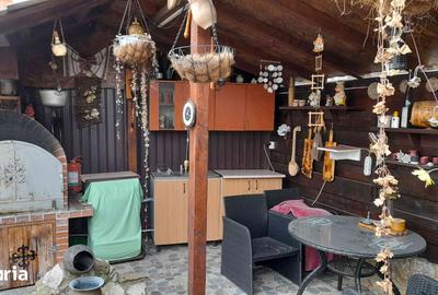 Casă cu 10 camere cu Teren 250 Mp în Central