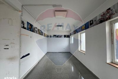 Spațiu comercial, de 30 mp, în Central - 1