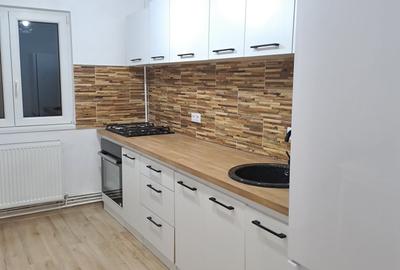 Apartament cu 3 camere decomandat în Exterior Vest - 1