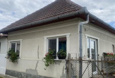 Casă cu 2 camere cu Teren 1000 Mp în Feleacu