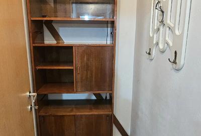 Garsonieră decomandată în Titan