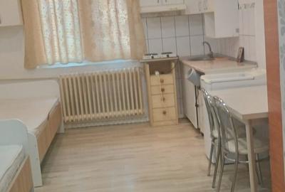 Garsonieră decomandată în Central - 1