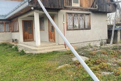 Casă cu 4 camere în Răucești