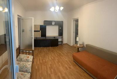 Apartament cu 2 camere semidecomandat în Calea București