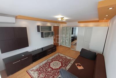 Apartament cu 3 camere decomandat, mobilat în Berceni