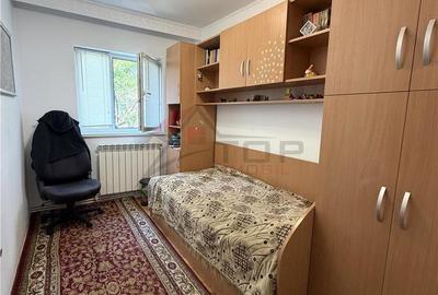 Apartament cu 3 camere decomandat în Nicolina - 4