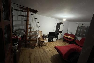 Casă cu 6 camere cu Teren 2000 Mp în Central