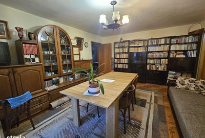 Apartament cu 3 camere semidecomandat în George Enescu