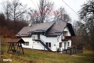 Casă cu 4 camere în Predeluț