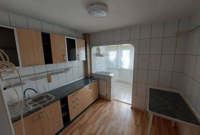 Apartament cu 2 camere decomandat în Exterior Vest