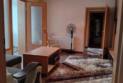 Apartament cu 3 camere semidecomandat în Ultracentral