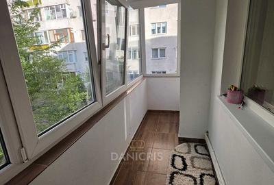 Apartament cu 3 camere decomandat în Dacia