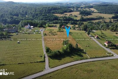 Teren de 1980 mp, în Vârfurile