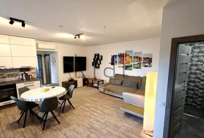 Apartament cu 3 camere semidecomandat, mobilat în Central