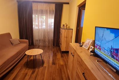 Apartament cu 2 camere semidecomandat în Casa de Cultură