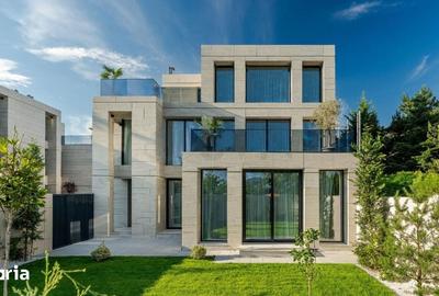 Casă cu 6 camere cu Teren 303 Mp în Central